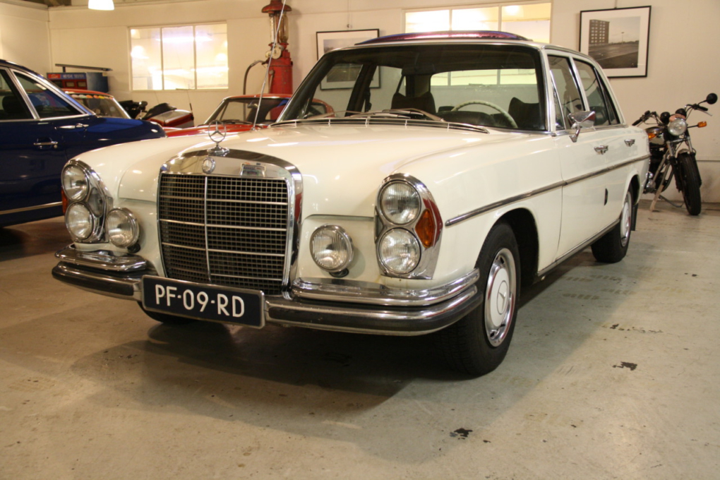 Mercedes 280S (15)