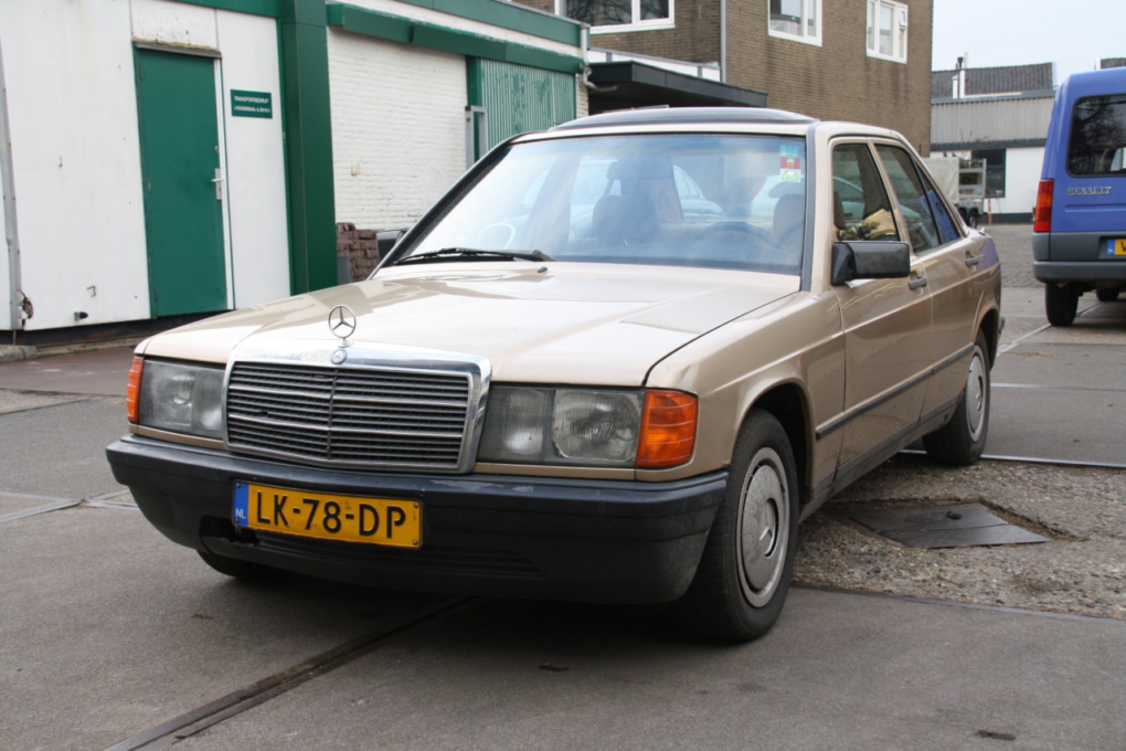 Merceds 190 (17)