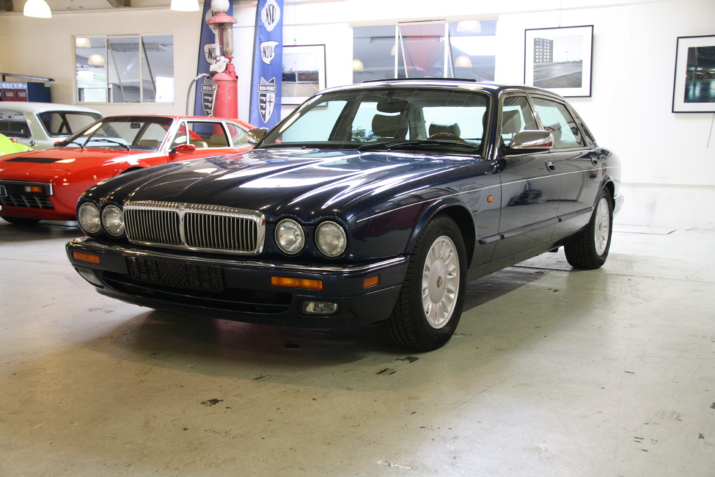 Daimler (44)
