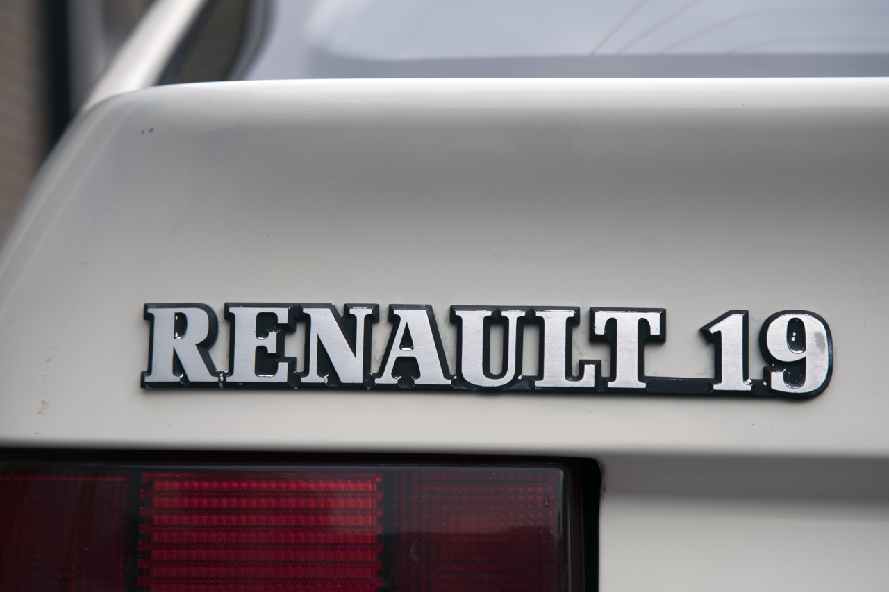 Renault 19